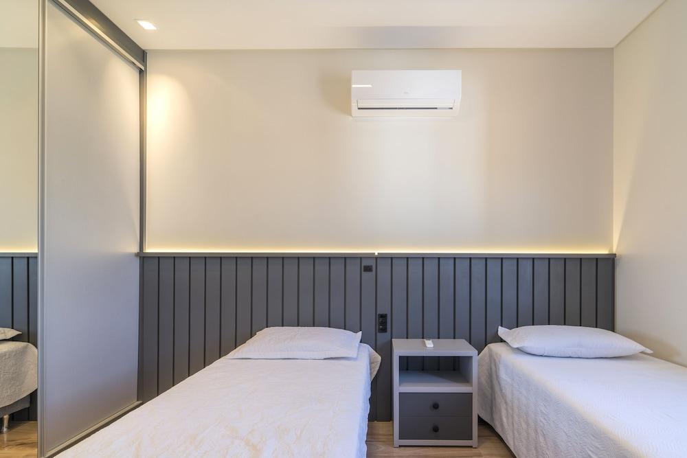 884A- Aluguel Bombinhas 2 quartos