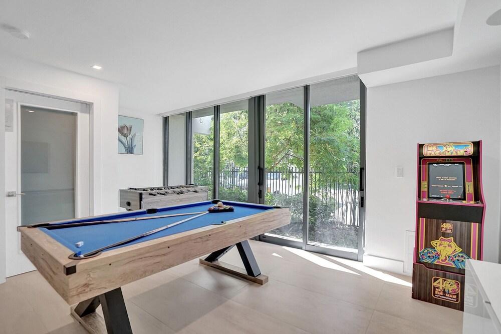 Up East Townhomes by Nomada Residences