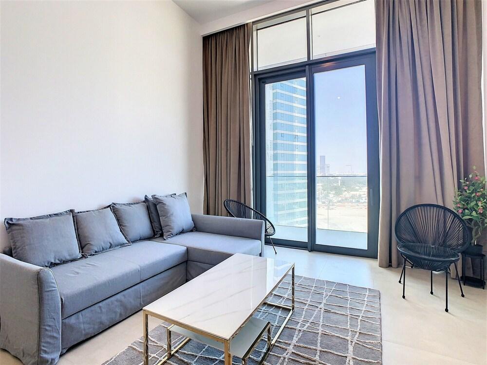 Stunning Apt with Balcony - Dubai Mall access