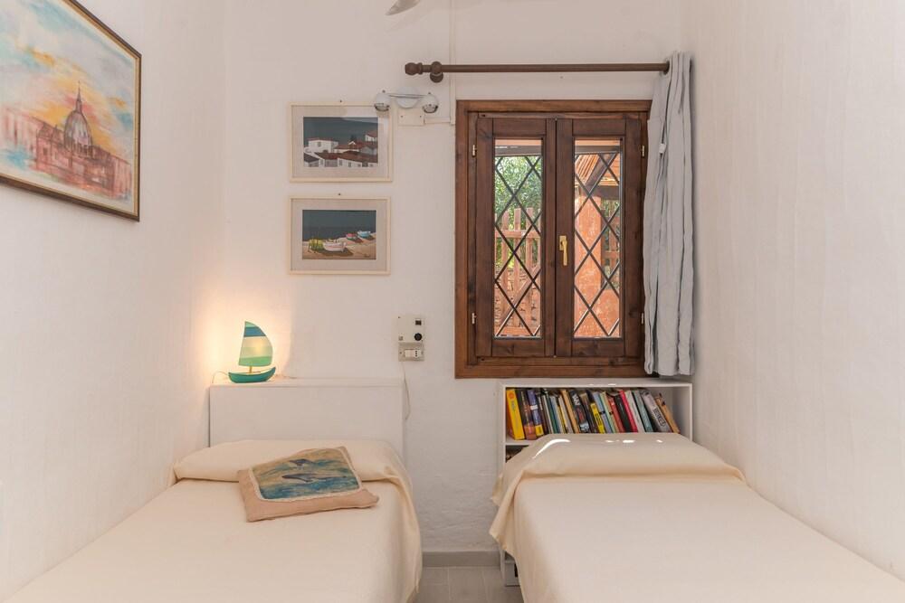 Corallina 29 300mt From The Sea