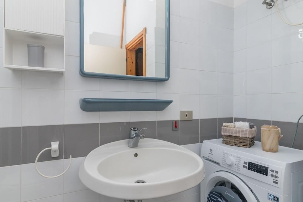 I Fari 202 600mt From The Beach