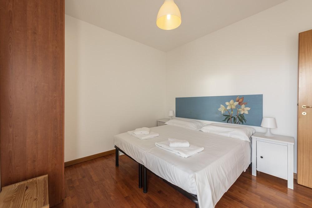 Leopolda Modern by Mmega