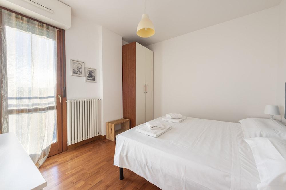 Leopolda Modern by Mmega