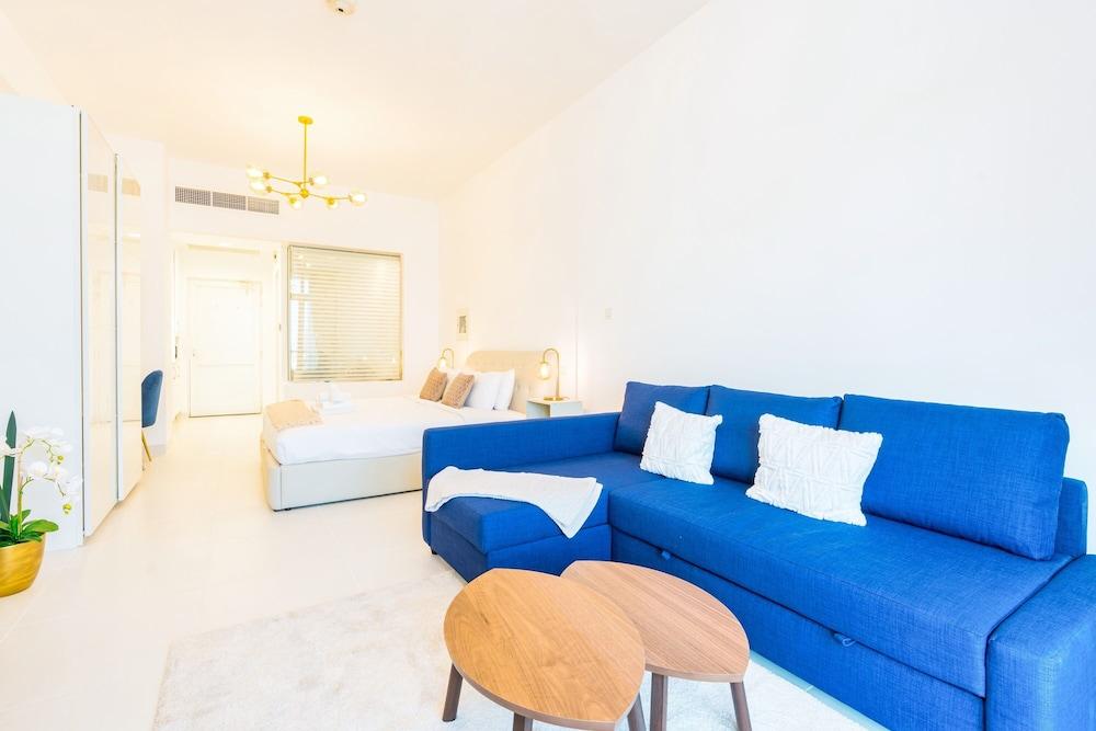 Gorgeous Studio with breath-taking Palm Views