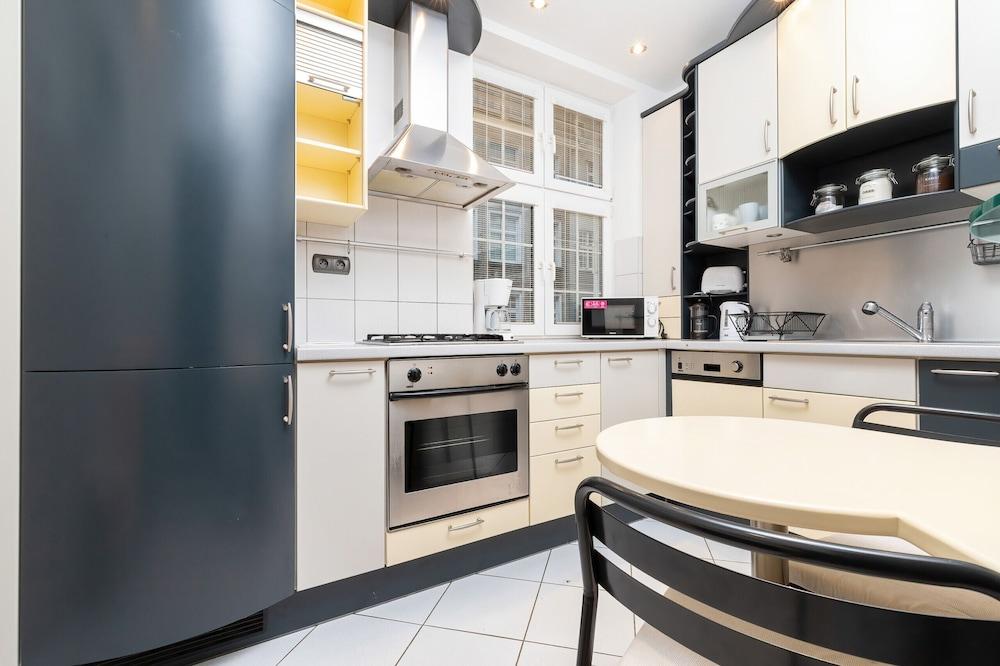 Złotników Old Town Apartament by Renters