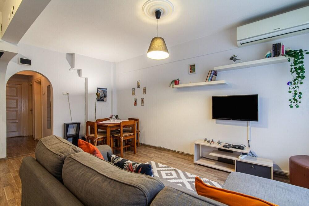 Pleasant Flat Near Attractions in Ortakoy