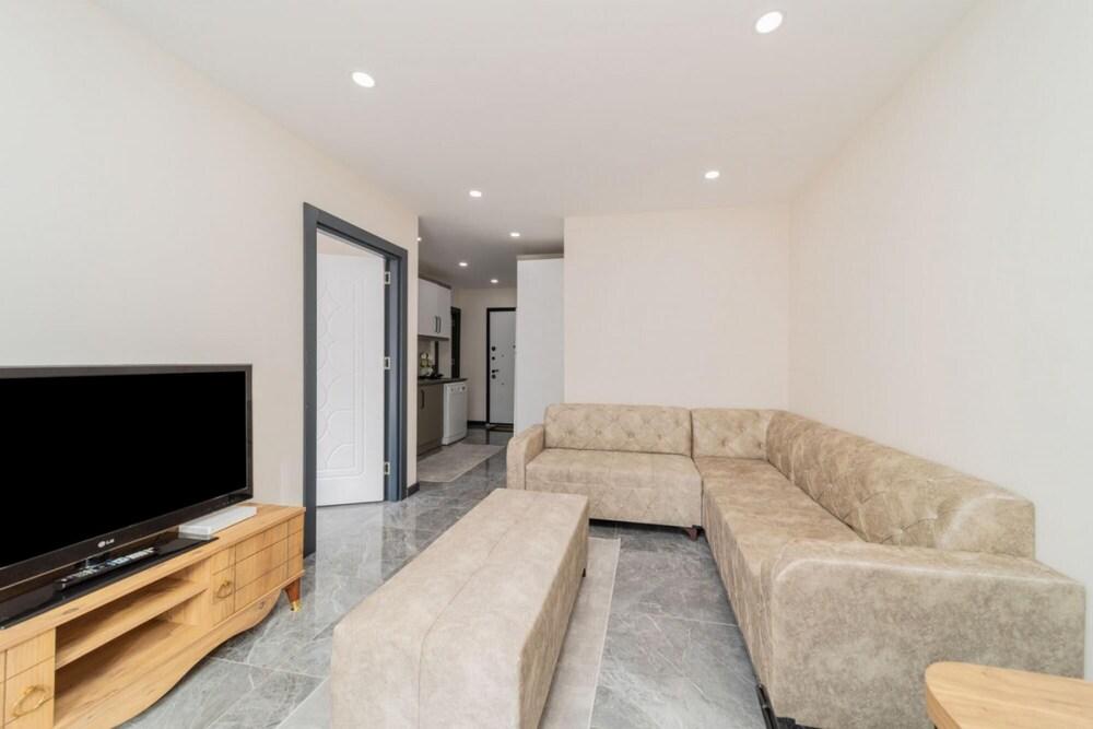 Mesmerizing Flat Close to Konyaalti