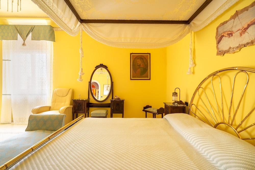 2981 Villa Colle Iris by Barbarhouse