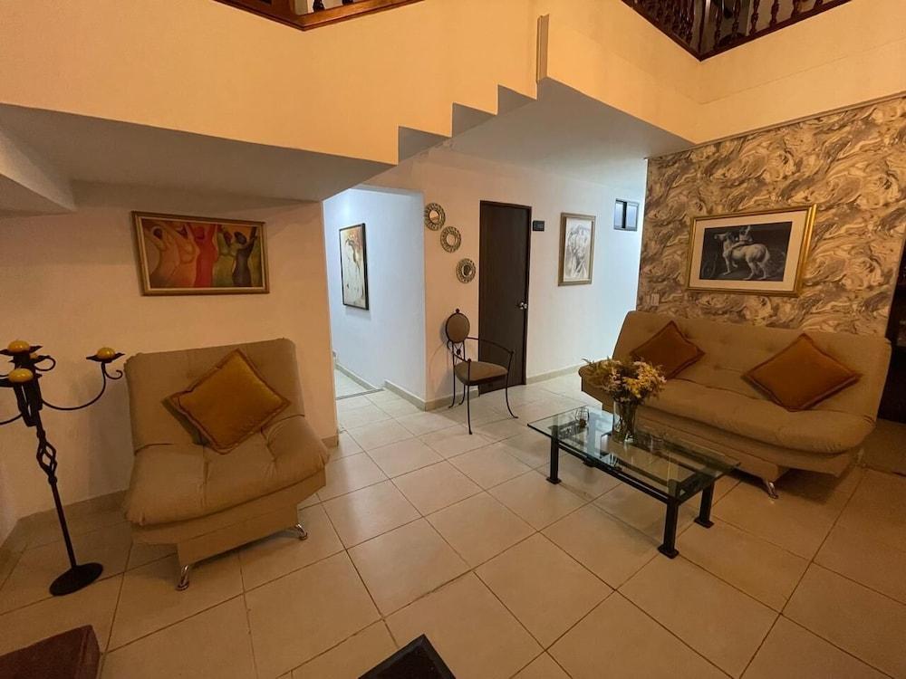 Aguacatala Hotel Boutique