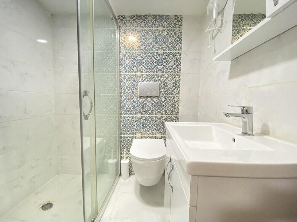 P2407 in Stanbul With 1 Bathrooms