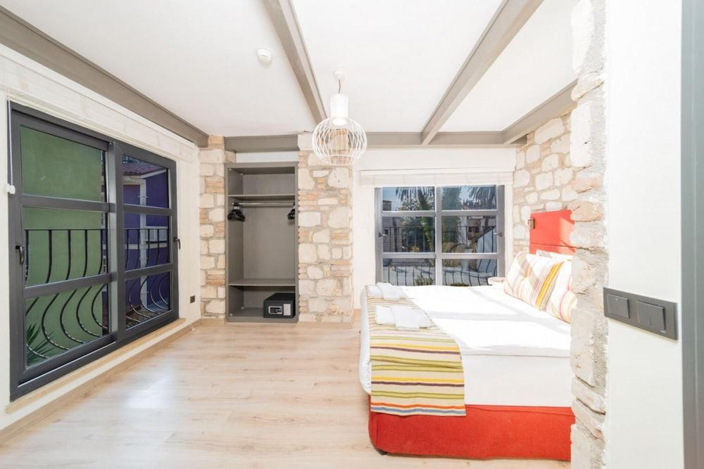 Delightful Flat Near Hadrian s Gate