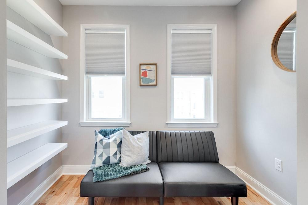 Trendy Fairmount Gem Roof Deck