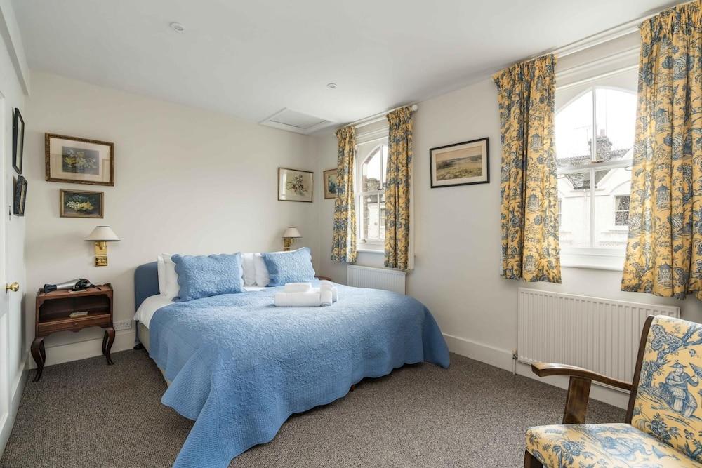 Charming 2BD Garden House - Hammersmith