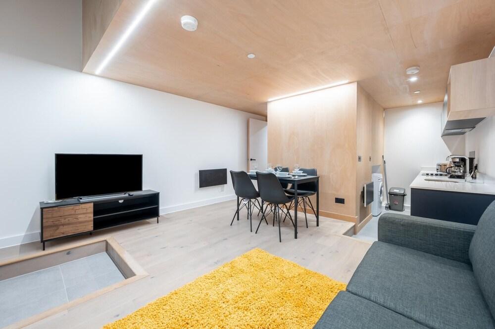 Stunning 2BD Apartment in Manchester