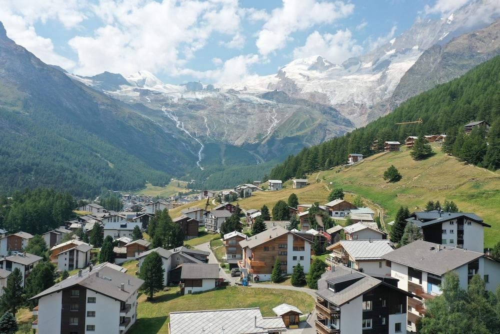 Beautiful 1-bed Apartment in Saas-fee