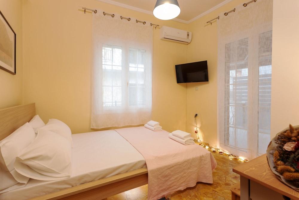 Metropolis Apartment