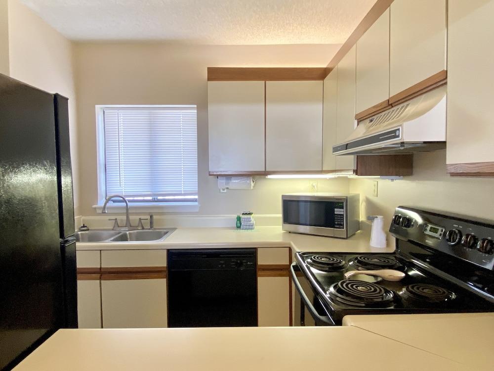 Gulf Village by ALBVR