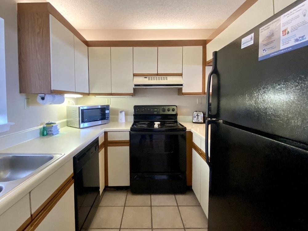 Gulf Village by ALBVR