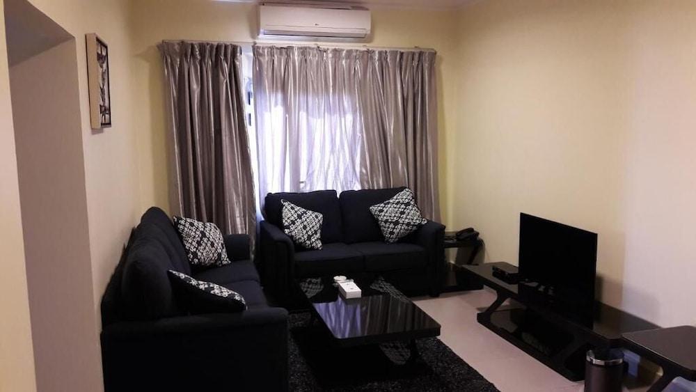 Reef Hotel Apartments