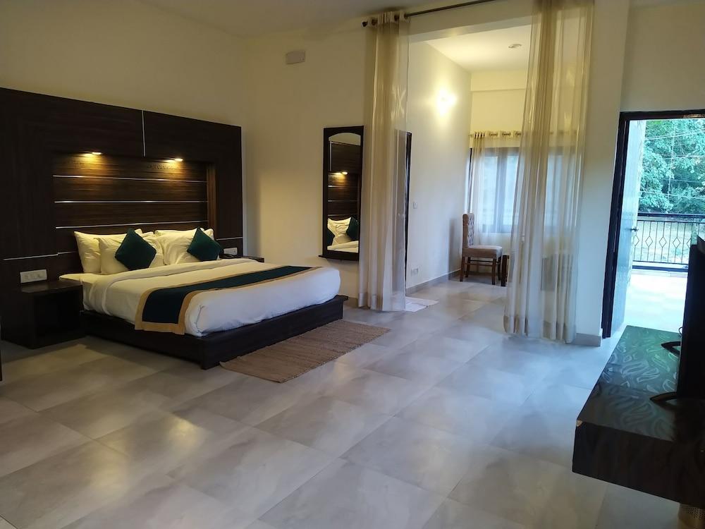 Holiday Highlight By Howard