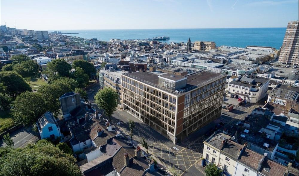 Modern Studios in BRIGHTON SK