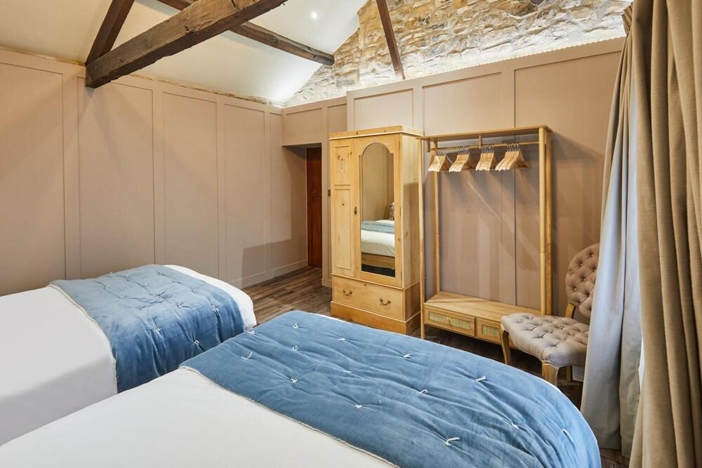 Host Stay Hecklers Cottage