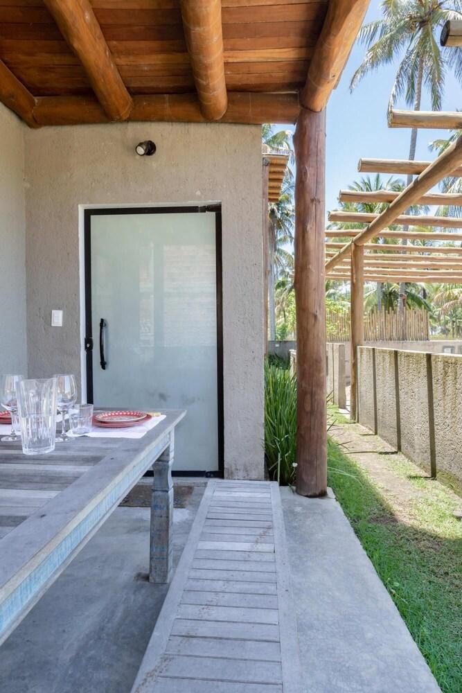 Incr vel Casa com Area Externa Particular