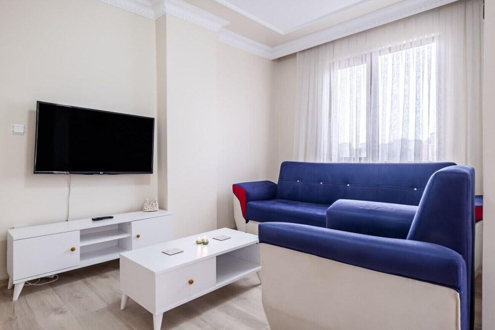 Lovely and Central Flat With Terrace in Kagithane