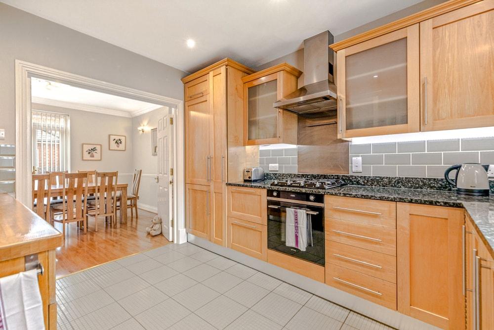 Olive Tale - From 225 Per Night