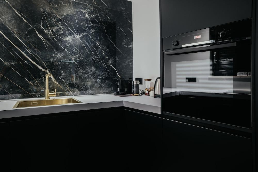 Apartment Black Diamond