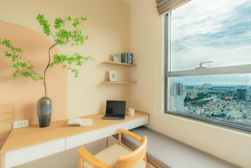 EEM Apartments Central