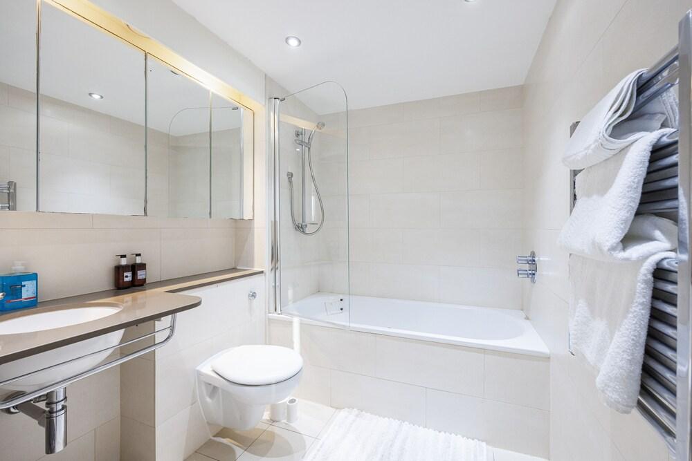 Daimee's Place 2 Bed and 2 Bath Property