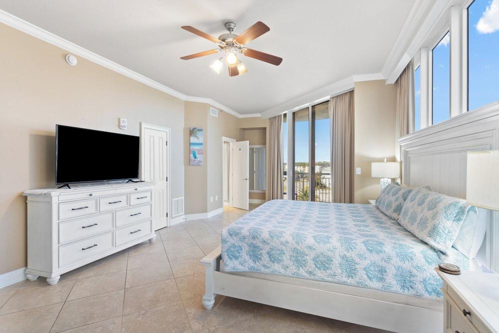 LUXURY Penthouse Style Condo 2