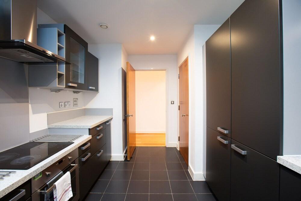 Waterside Bliss 2 Bed 2 Bath Apartment