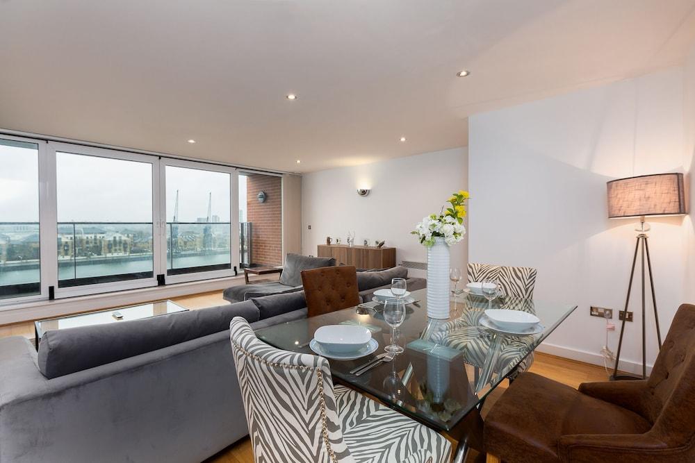 Waterside Bliss 2 Bed 2 Bath Apartment