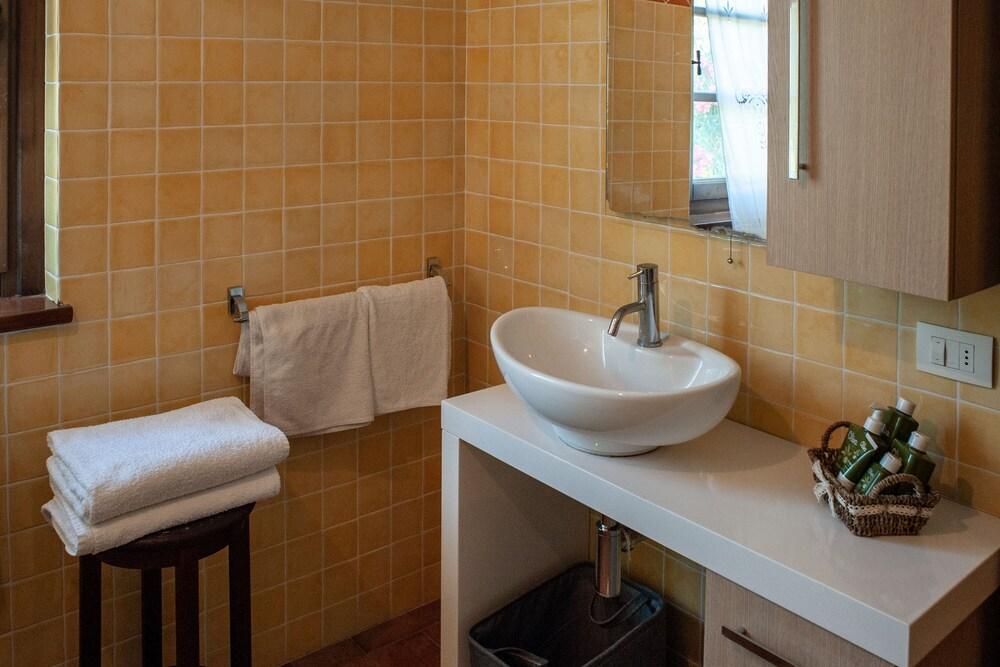 Elm Tree Apt In Farmhouse With Pool