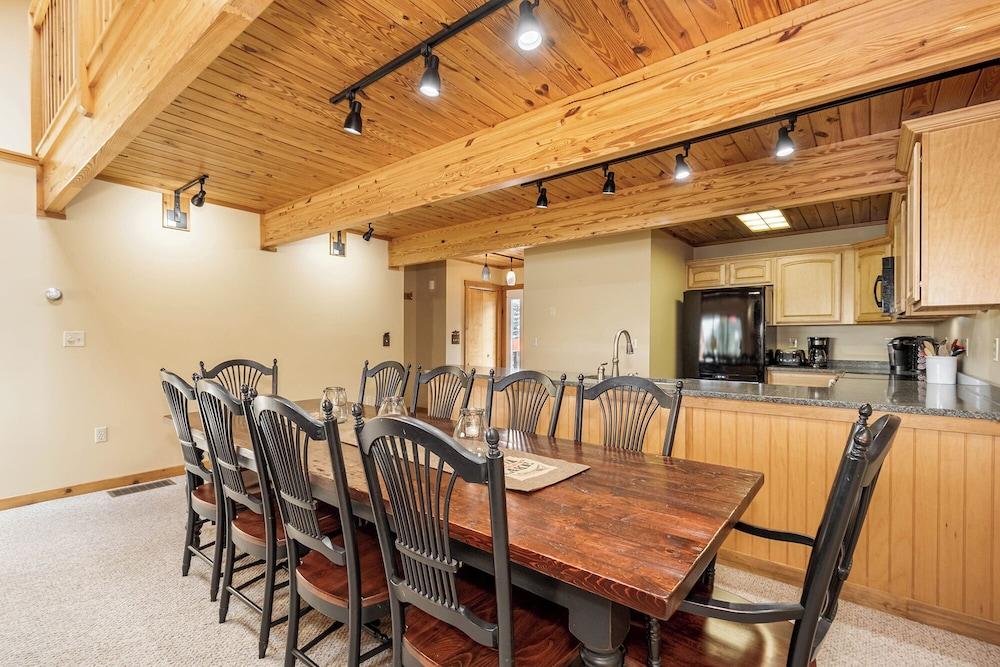 Sunset Chalet by Taylor Made Deep Creek