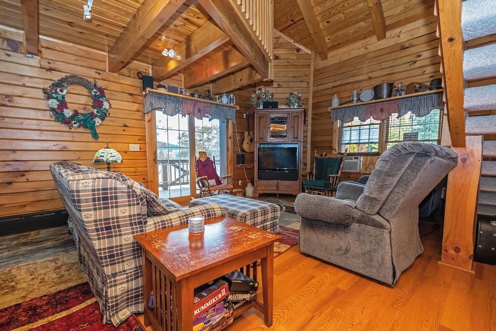 Mountains View by Taylor Made Deep Creek