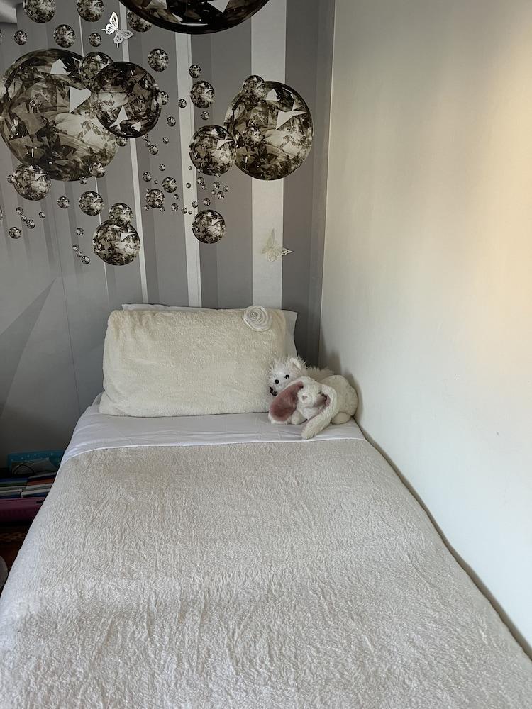 Impeccable 2-bed House in Weston-super-mare