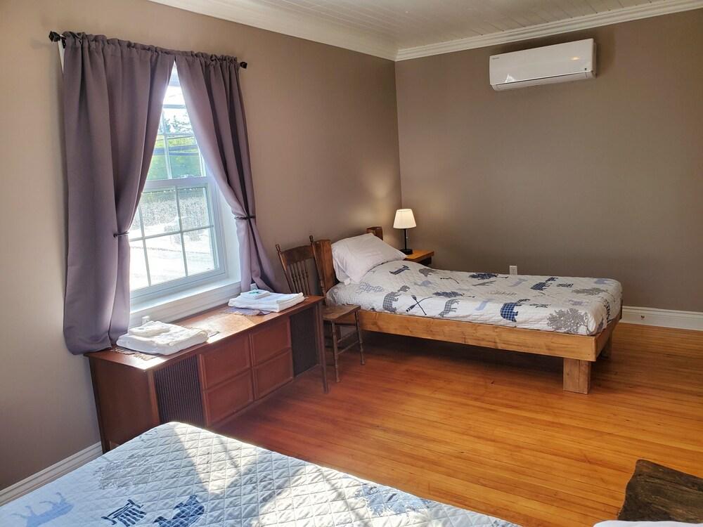 Capharnaüm Gîte - Boutique - Café