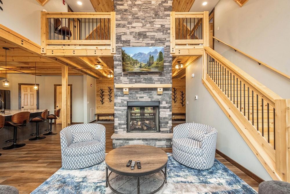 Sunshine Chalet by Taylor Made Deep Creek