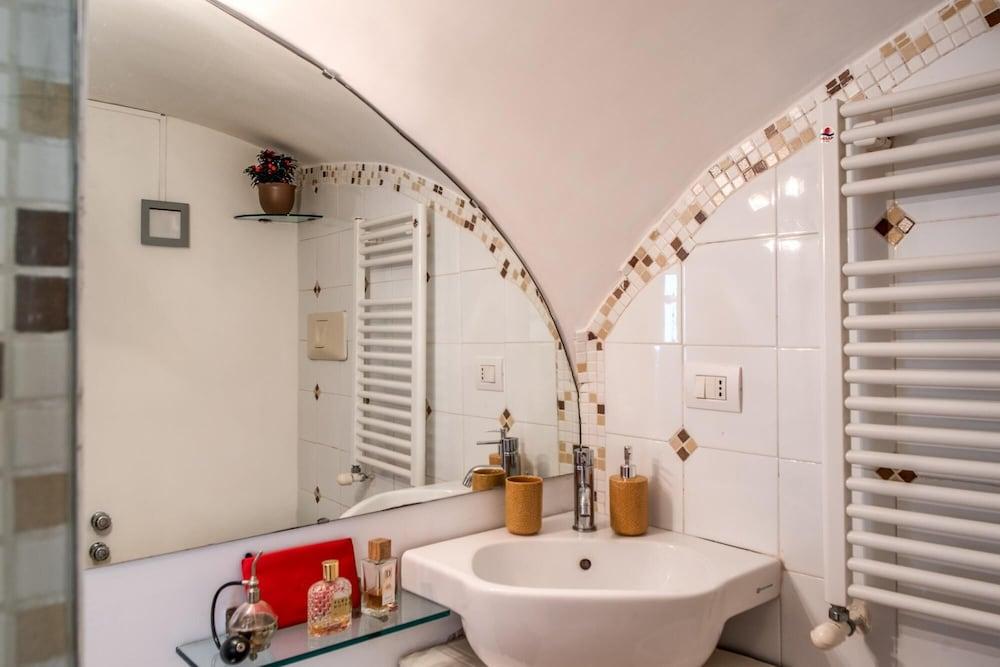 Pignatelli Apartment