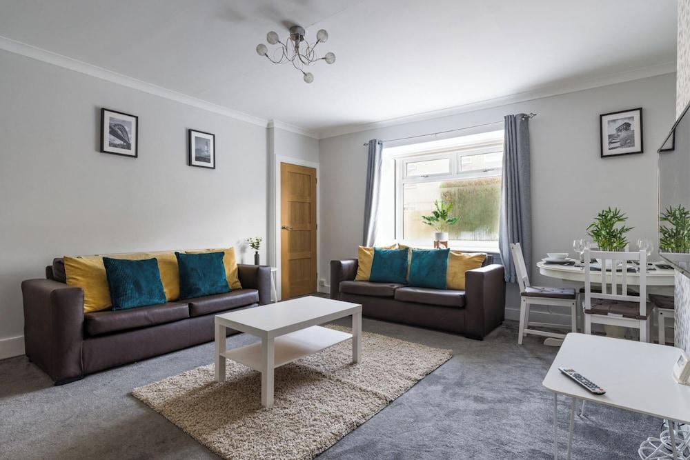 Chestnut House - Cosy 2 Bedroom - Ashington