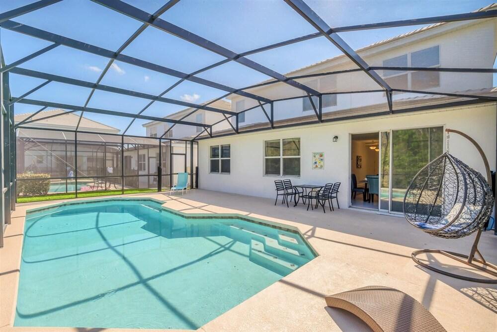 Bright Spacious 6BR Resort Home w Private Pool