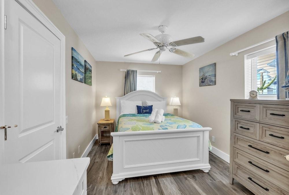 Shady Mango 2 Bedroom Home by RedAwning