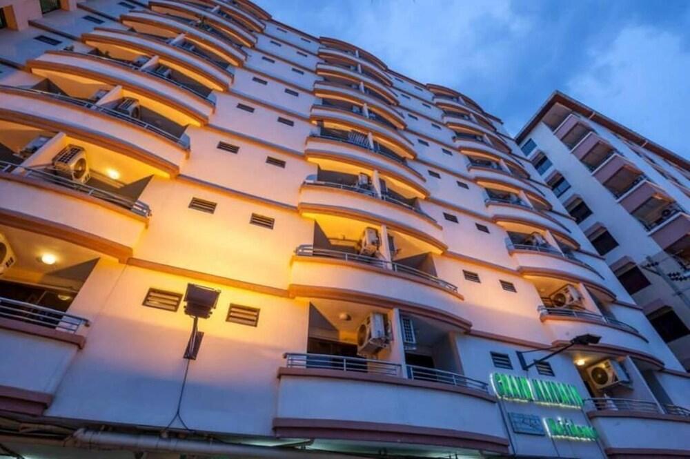 GMR Grand Mandarin Residence