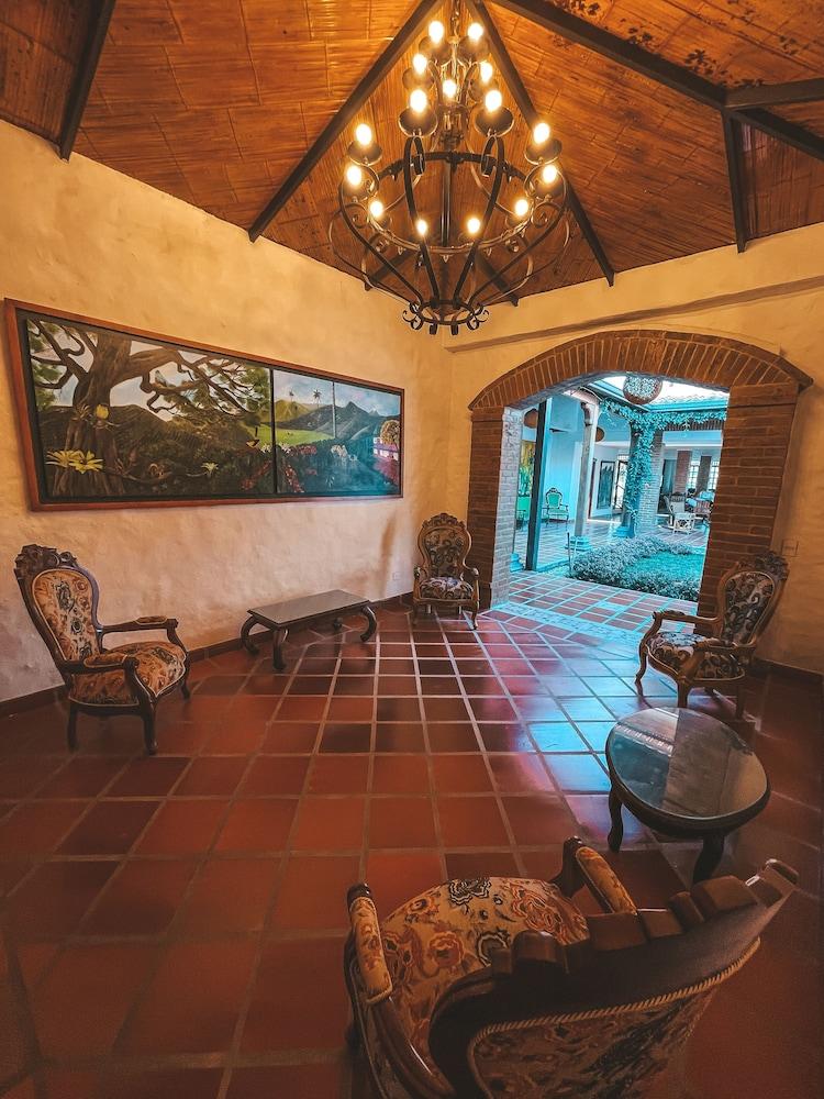 Hotel la Casona Montañesa