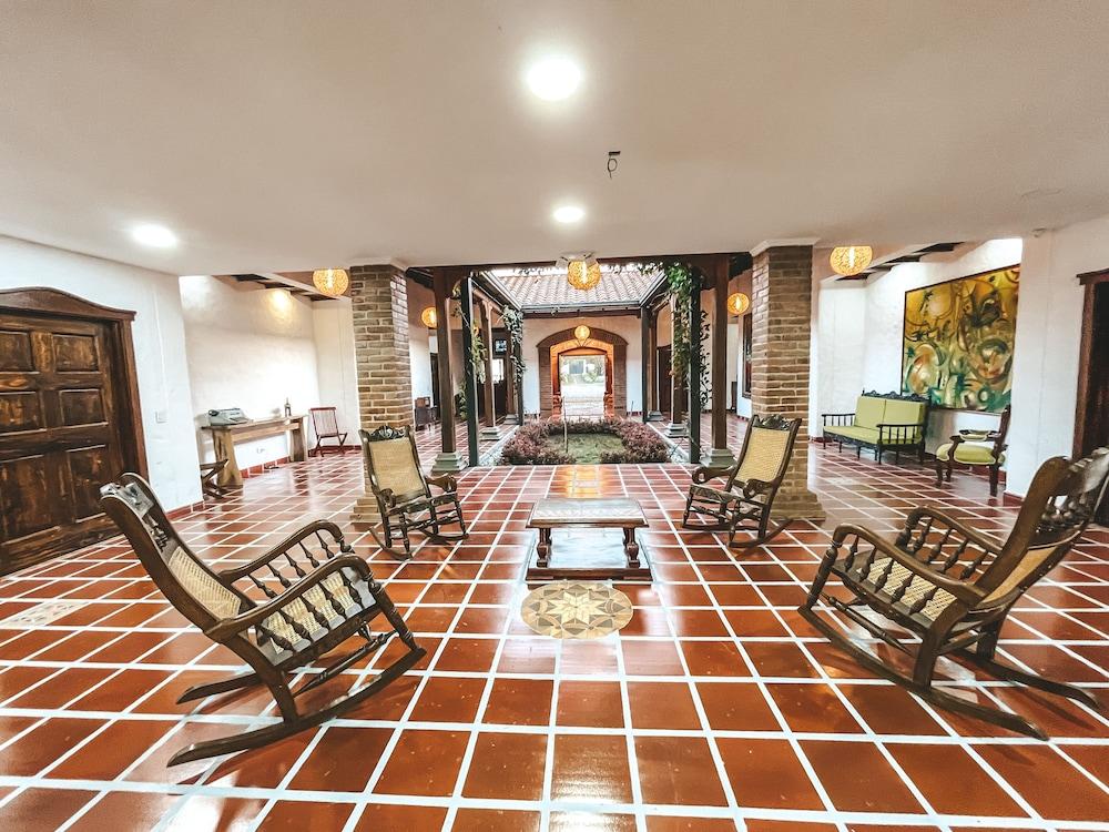 Hotel la Casona Montañesa