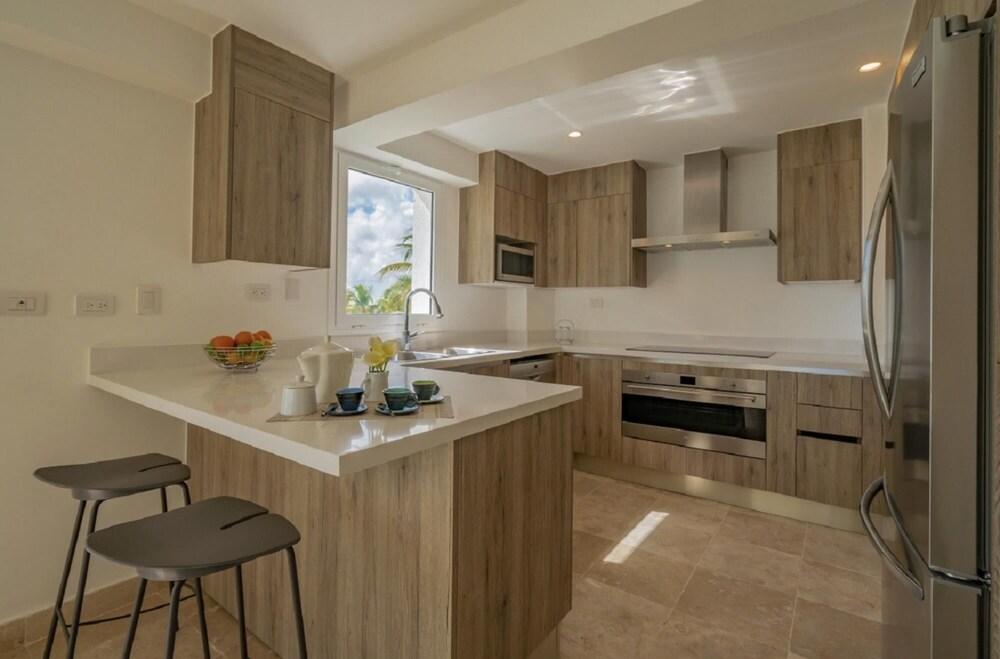 Punta Palmera Beach Front and Pool Views Cap Cana