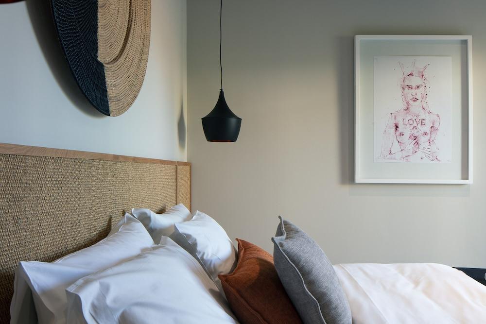 Chapter 02 Gallery Suites